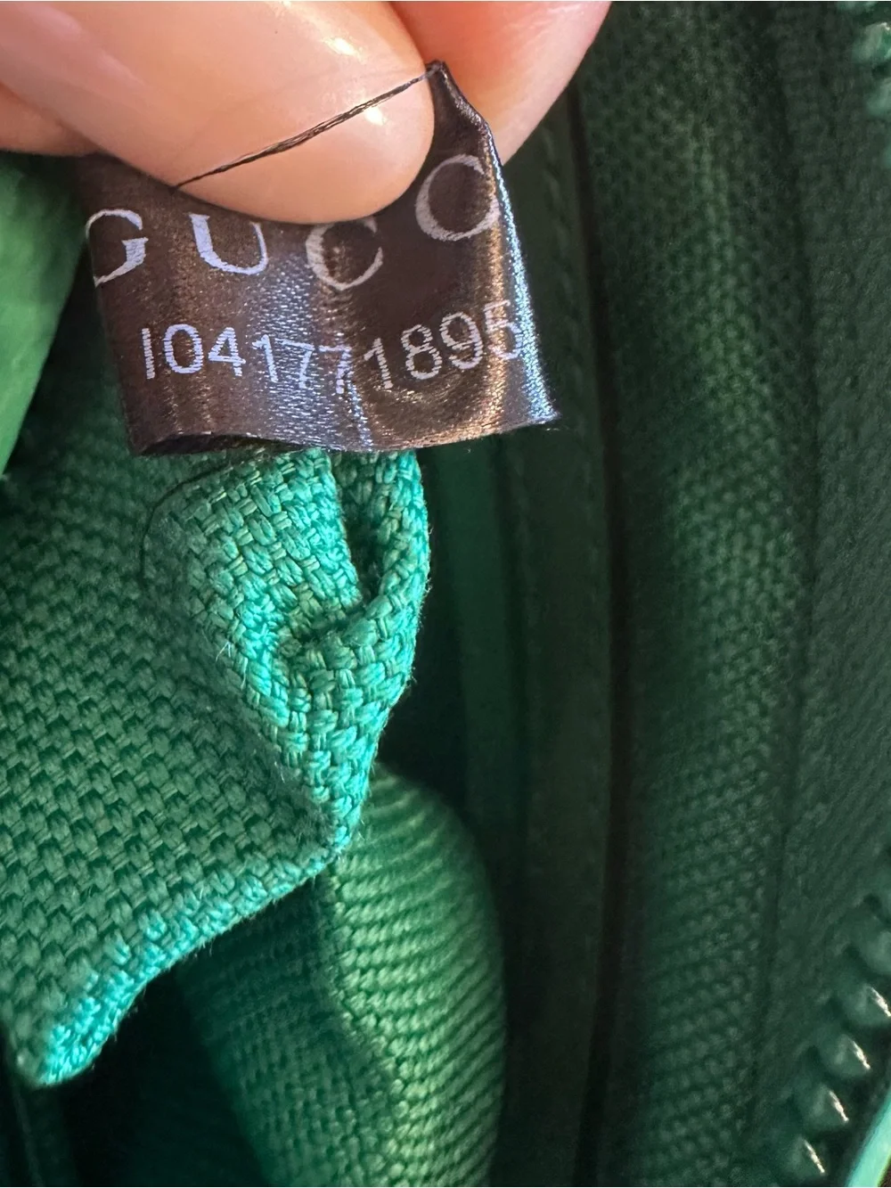 Gucci GG Embossed Belt Bag💚
